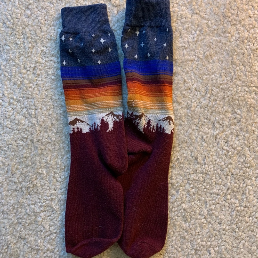 Outdoorsy decorative pattern socks